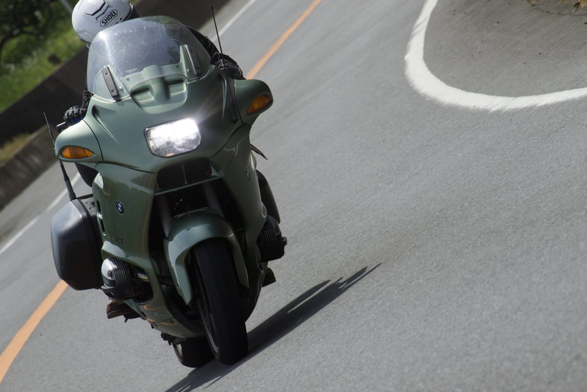 これを見た人はバイクで走る画像を貼れ 人の走ってるところだったら何
