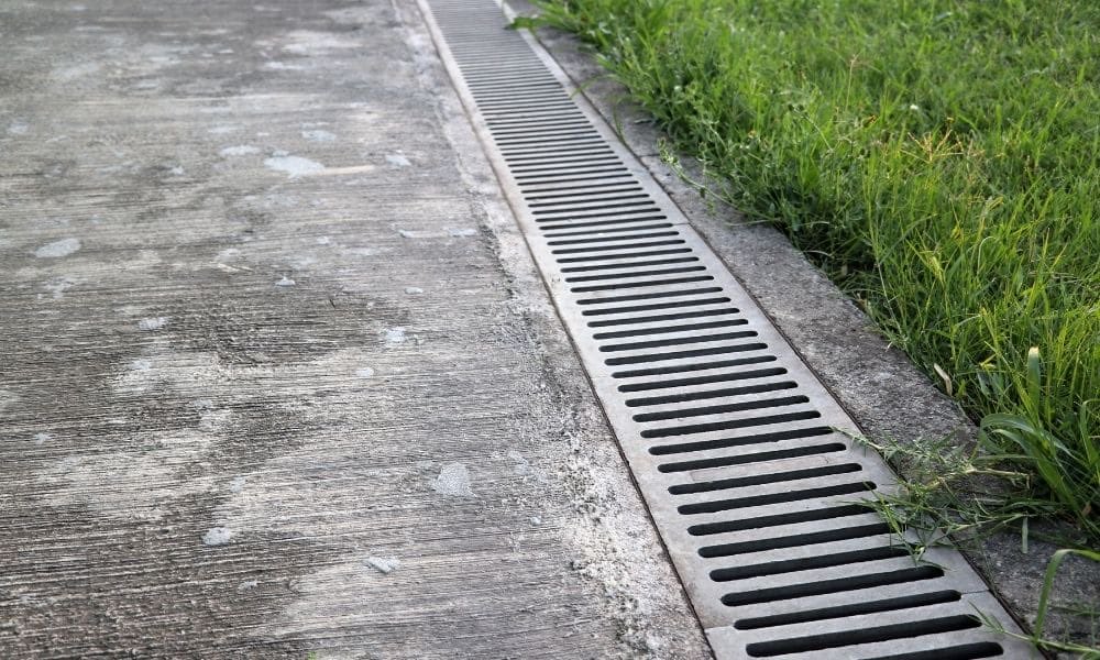 Shakerhussain23's tweet photo. @revanth_anumula sir @CommissionrGHMC @GHMCOnline @HMDA_Gov @asadowaisi sir @TelanganaCMO sir jaise hi hum dhekte hai bahar European countries and gulf countries me drainages corner me rehte hai and hamare pass main road pe rehte hum Kya hum usey change nahi karsakte Kya sir ?. https://t.co/3jKZS3NHUh