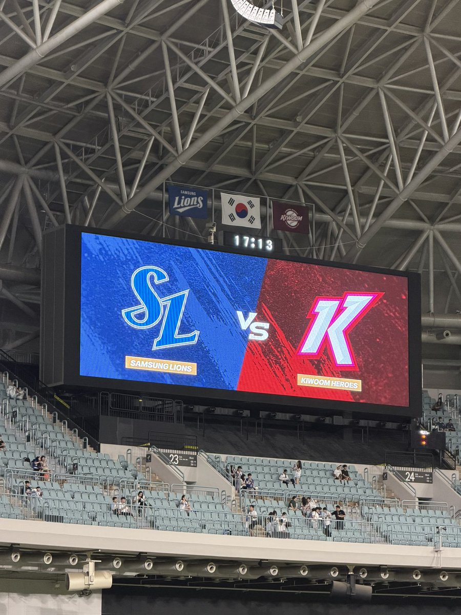 cpflgus's tweet photo. 억퇴하고 55 보러갓다 https://t.co/OW2wg1jivh