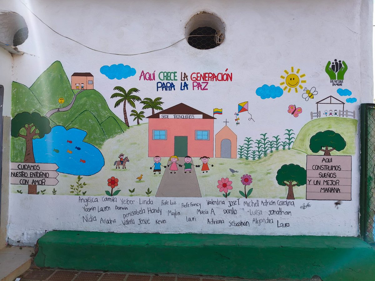 ICBFColombia's tweet photo. #BienestarNorteSantander | En la sede Tronqueros del Instituto Técnico Agrícola, a 40 minutos de Convención, niñas, niños y docentes se sumaron a #AquíCreceLaGeneraciónParaLaPaz. Allí crearon un mural colectivo que representa una visión común sobre el significado de la paz. https://t.co/dtlq2MTSjl
