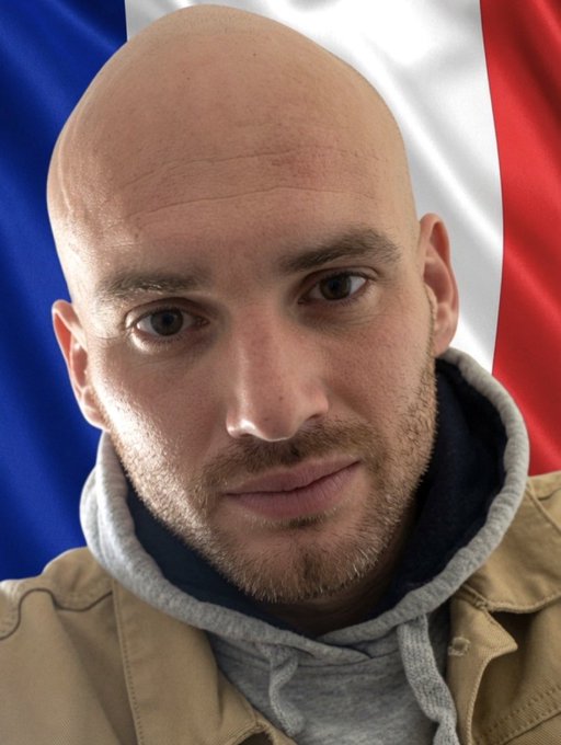PatrioteEngager's tweet photo. #Hommage à deux héros de la Nation 🇫🇷 #morts au feu pour sauver des vies en #Gironde près de l’aéroport de Mérignac 
Anthony Berthôme venait d’avoir 34 ans

À ses côtés, son frère d’armes 🇫🇷, Will Schmitter ancien de la Brigade des sapeurs-pompiers de Paris 🙏 https://t.co/BYrKoGh5a3