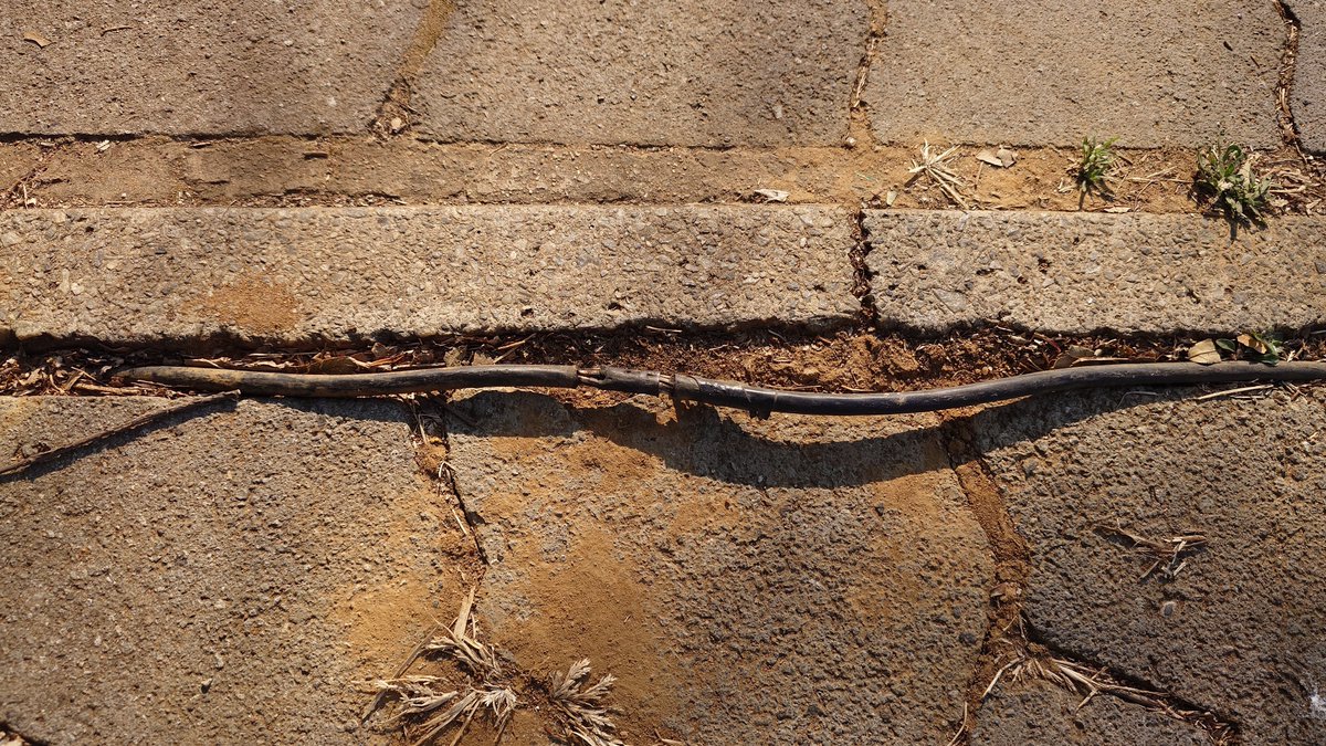 PVAPaint's tweet photo. @CityPowerJhb CPWEB5083451 we are chasing 28 hours of zero electricity, any assistance would be appreciated. Here's what's happening after City Power techs last "fixed" the line.. Asked them to bury the cables, yeah they were not interested. https://t.co/mpW6XLtzFd