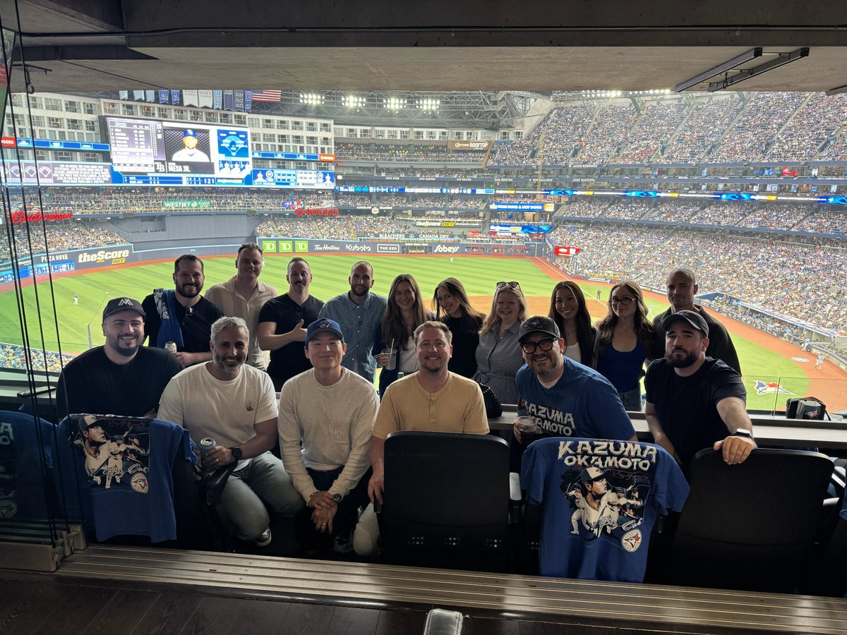 itsaliciagan's tweet photo. Huge thanks to @Smile_io and @Signifyd for co-hosting an incredible Blue Jays suite with us. 

To all the agencies who joined us, thanks for making it such a fun night ⚾💙 #ShopifyDotDev 😈 https://t.co/l85CXLasCM