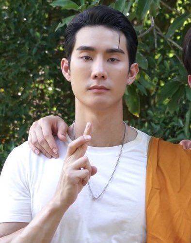 dreamson852's tweet photo. ( วงเขียวเข้ม ) เด็กคนนั้นโตมาเป็นเฮียเสนเด็กวัด https://t.co/nYo5j7ovfm