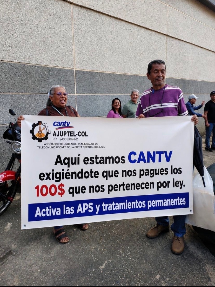 jrmart19581's tweet photo. #23Jul Desde Ajuptel-Aragua los #JubiladosCantvEnLucha luchamos por nuestra dignidad, rechazamos tratos vejatorios y exigimos que #RestituyanElBono Complemento del Ingreso Mínimo Vital a $200 completos.
@salaprensaCantv @SebastianaB @DavidPlacer @SergioNovelli https://t.co/bGqmXuxNDp