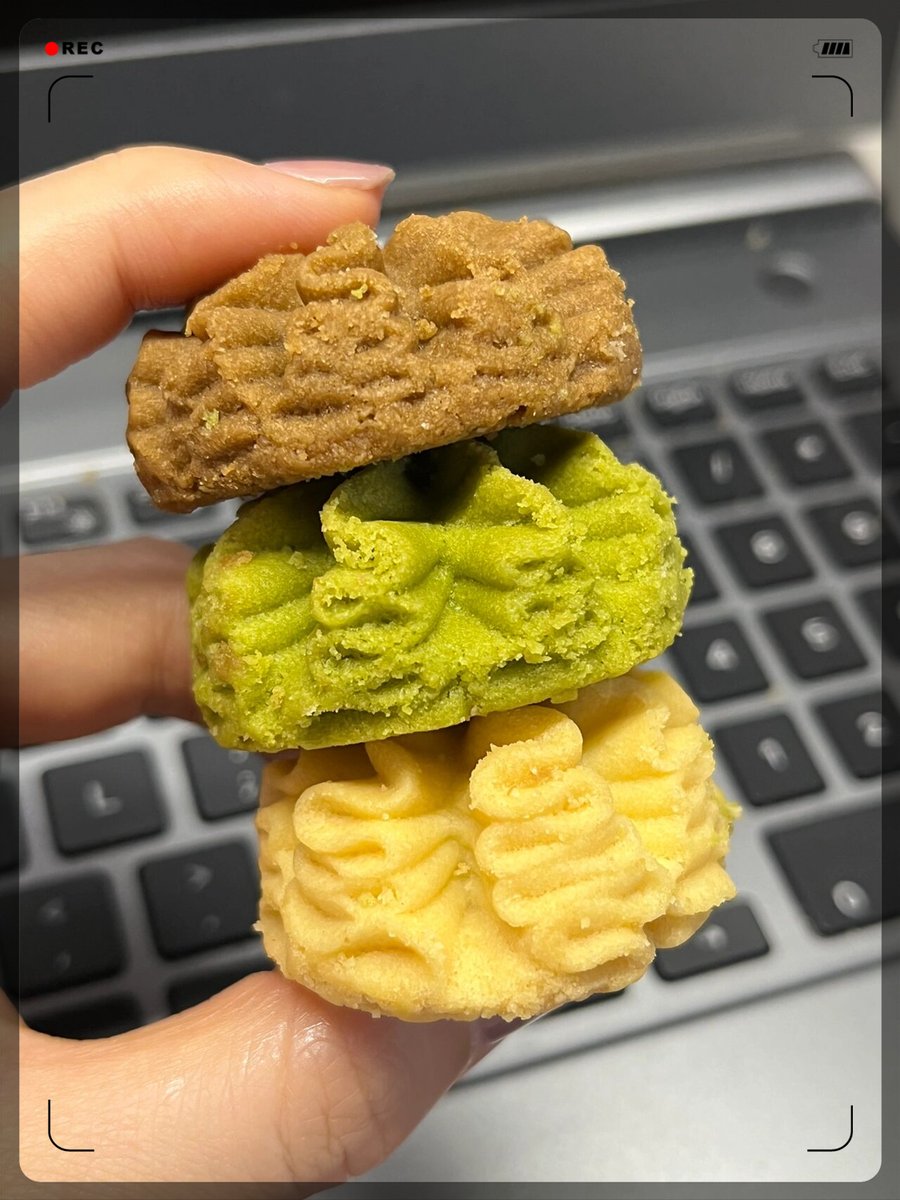 SuhasRamesh7's tweet photo. [Just got coffee with a new neighbor who bakes the BEST chocolate chip cookies—small talks turned into plans for weekend hikes. Love these random, warm connections! ]， https://t.co/JfzAq5io65