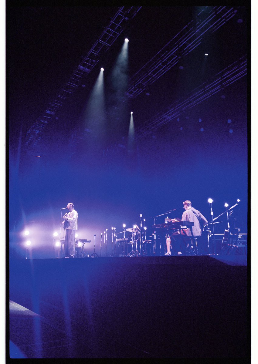 __liebe02's tweet photo. HONNE 10th anniversary ✨
SGS 有明
毎回東京、声が小さくてごめんね、次もぜひこれに懲りず来日お願いします、、という感じ
真ん中にいたお姉さんたちに救われてた https://t.co/i2Y43sx4XC