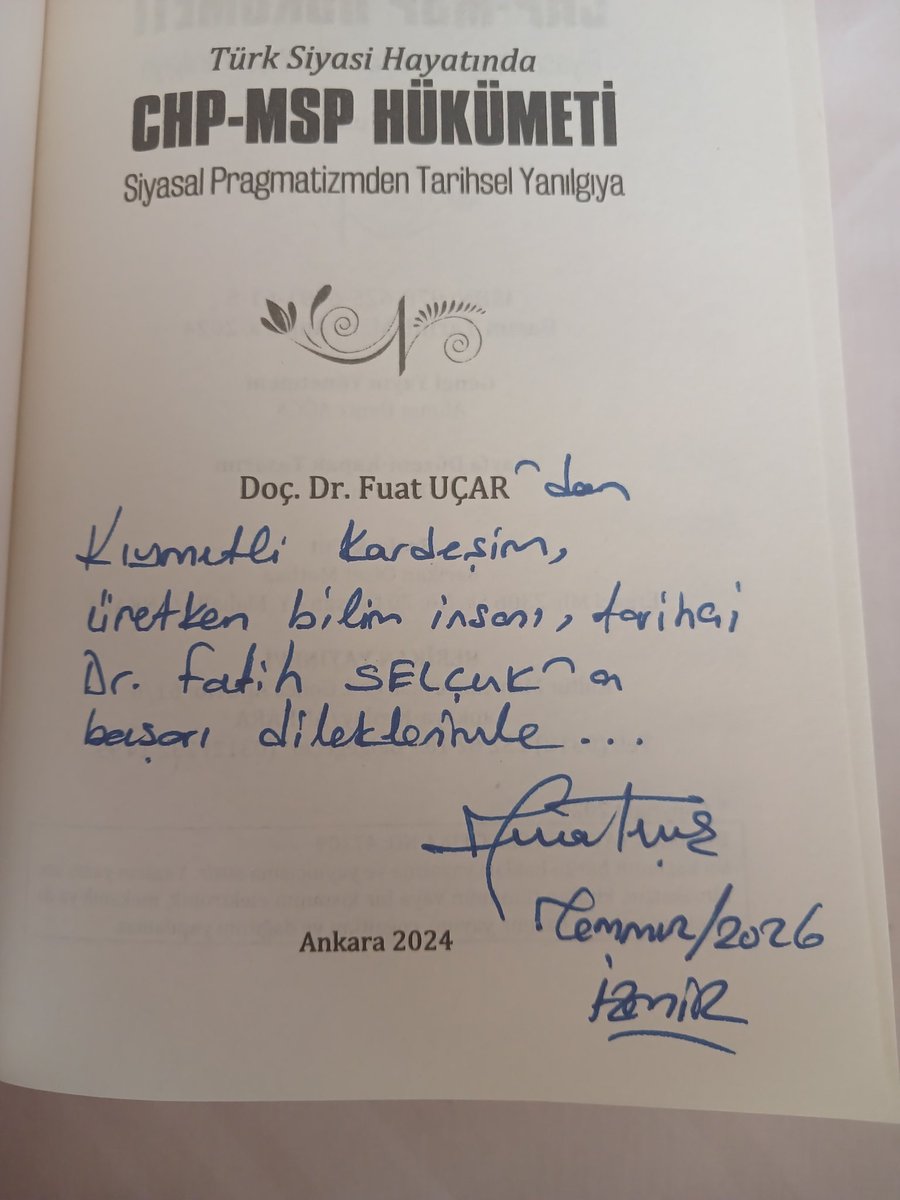 fatihselcuk__'s tweet photo. Bugün Şavgu hocam ile birlikte İzmir Yakın Kitabevi'nde Giresun Üniversitesinden değerli hocamız Doç. Dr. Fuat Uçar ile görüştük. Hocamıza güzel sohbet ve ayrıca imzalı kitap için teşekkür ederiz.
@savguaydin 
@ucarfuat35 https://t.co/hD8rqtjx4C