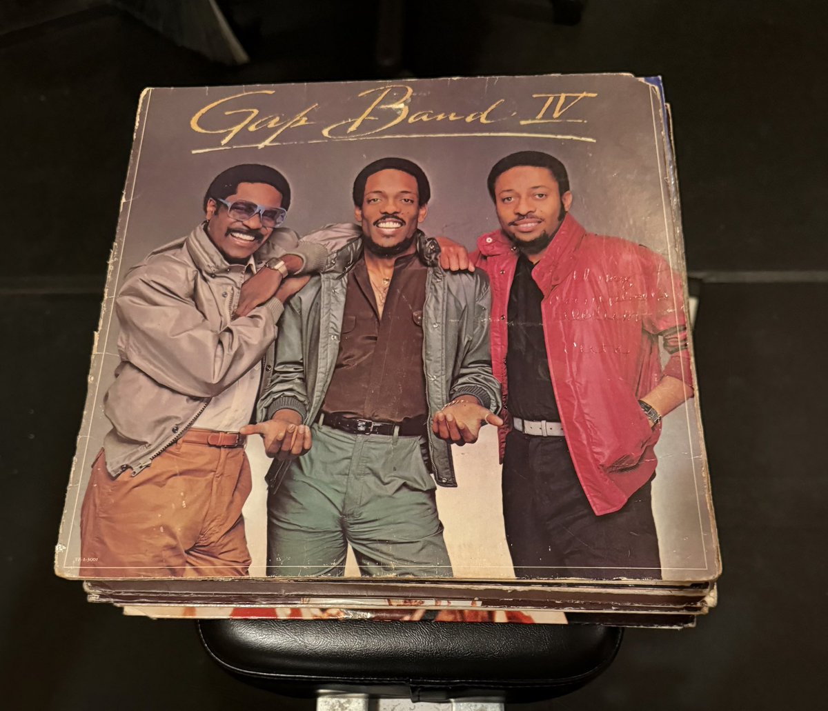 erecasner's tweet photo. Was getting a lift in and in between sets was going thru some draws in a dresser I have in my crawlspace and stumbled across these GEMS❤️

Glad I never threw them away🙏🏾

#NatTHEKingCole🔥
@StevieWonder 
#MinnieRipperton🔥
#GapBand🔥 https://t.co/HNrr5MLc1B
