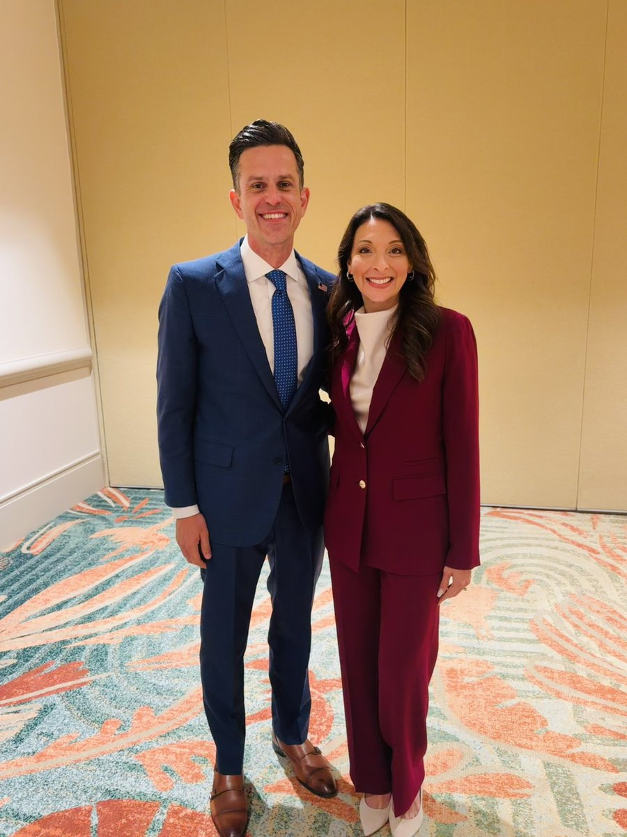 ErikaDonalds's tweet photo. Florida students won today!

Congratulations to Dr. @HenmackIII, our next Commissioner of Education - an innovator and proven leader with experience across the education spectrum, most recently as U.S. Assistant Secretary of Labor.

Dr. Mack believes in academic excellence and education freedom for all, and he understands better than most what Florida’s workforce demands.

I am confident he will help lead all of our students to achieve the Florida Dream.

Thank you, Governor @GovRonDeSantis and State Board of Education members for this outstanding choice. 

Welcome home, Henry!