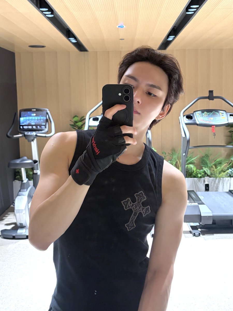 parkcago's tweet photo. takut bgt https://t.co/UPr56JxTkI