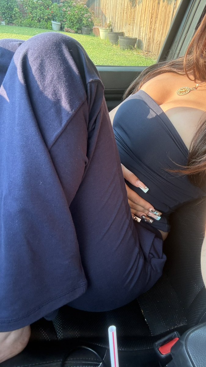 binladenswife's tweet photo. Outfit of the day https://t.co/4n5FhDkJyl