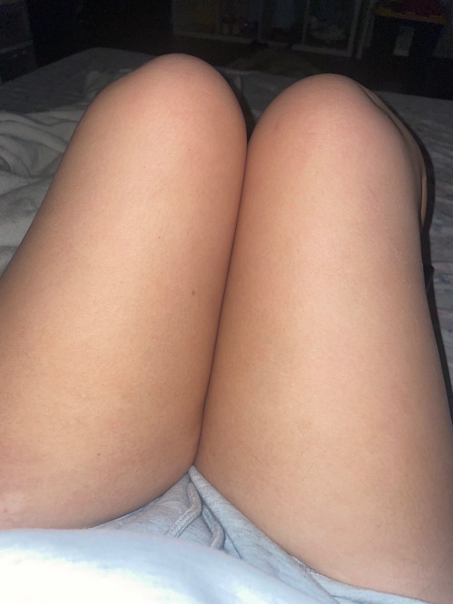 enlightenddeath's tweet photo. Why do my oomfs have cute small thighs  UGH IM SOFAT https://t.co/k5Ycu8lzWD