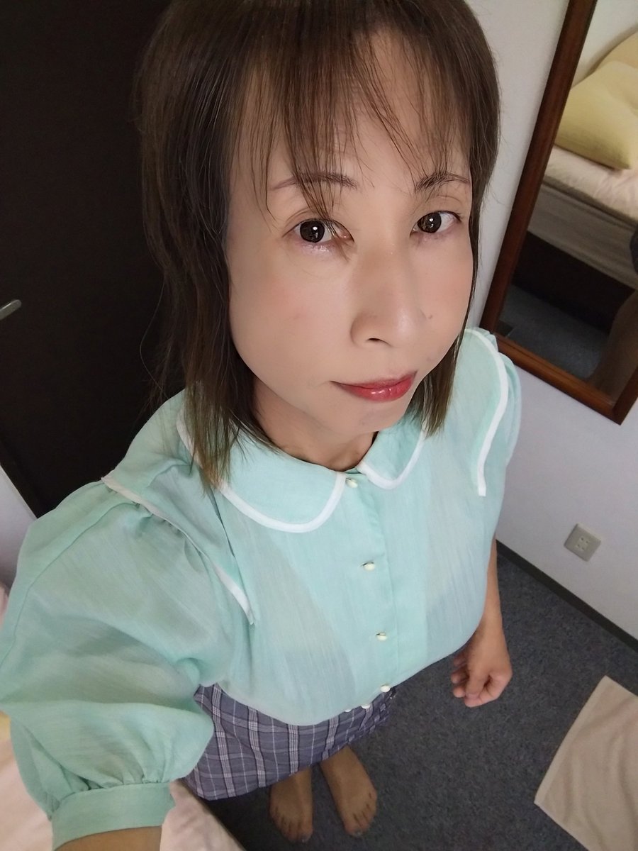 arinn155's tweet photo. 宿の24時ﾁｪｯｸｲﾝまで1時間はあったと思う?他へ行く気力が出なかった…川沿いのﾐﾆｽﾄｯﾌﾟで買い物向かいの公園で食べたら😴寝た様だ

起されたのは職質だった🙀通報がありました=女性��官から女性の様に見受けられたので本当にお気を付け下さいと😥

今朝は[糧]でﾗﾝﾁしてから仕事

＃女装 https://t.co/p4wBd5xcuo