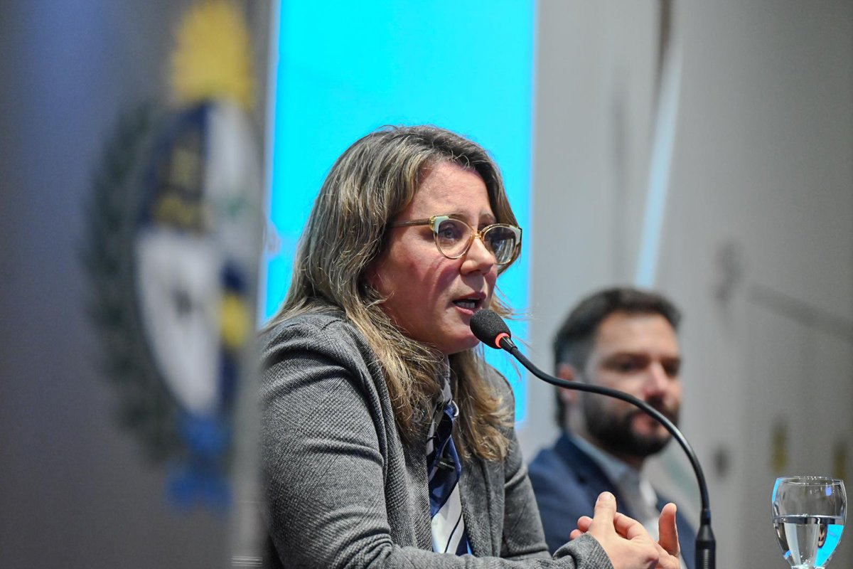 inacoop's tweet photo. La vicepresidenta de INACOOP, @flavia_carretto, destacó que este programa representa una oportunidad para consolidar herramientas que permitan a las cooperativas superar desafíos y potenciar sus capacidades.

"El cooperativismo nace cooperando", señaló, al destacar que la construcción de redes forma parte de su identidad y constituye una fortaleza para desarrollar soluciones colectivas en áreas como el trabajo, la innovación, la tecnología y la logística.

Además, subrayó que el reciente convenio firmado entre INACOOP y ANDE permitirá avanzar en instrumentos concretos para incorporar cada vez más cooperativas a este tipo de convocatorias, fortaleciendo el desarrollo territorial y la articulación entre distintas formas de organización económica.