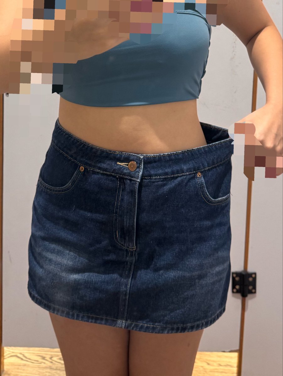 aeristarvz's tweet photo. ignore the fatness honestly i feel like i didn’t lose anything but maybe i did bc this skirt used to be fitted now it’s kinda loose ? https://t.co/ZjCtq5B6BU