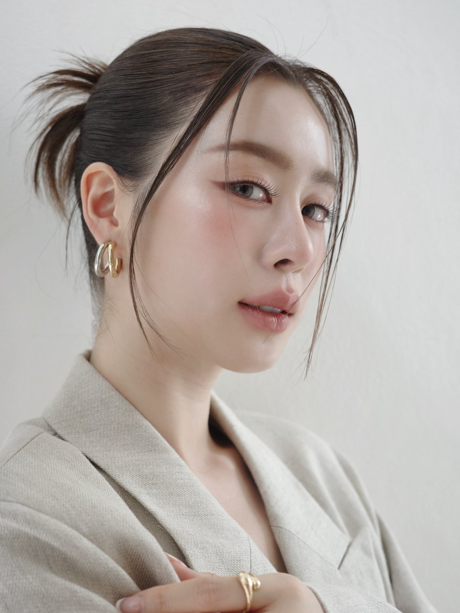 JourneywithBam's tweet photo. [220726] 📸
IG Post : first_make_up

My style ✨

#BamSaralee #แบมสราลี 
#first_makeup #firstmakeupstyle https://t.co/YNPqU54kea