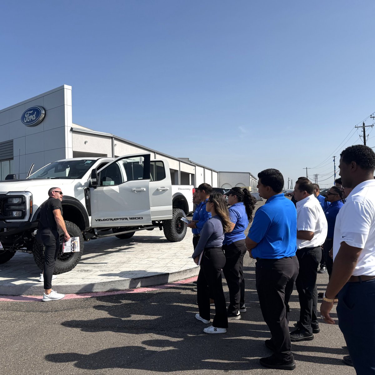 WeslacoFord's tweet photo. Horsepower starts with knowledge. πͺ
This morning, our team took part in Hennessey Product Knowledge Training!
The VelociRaptor 1200 F-250 has officially arrived. π
https://t.co/IZtc1hP48K
#PayneWeslacoFord #Hennessey #FordPerformance https://t.co/kNDdbDnzv4