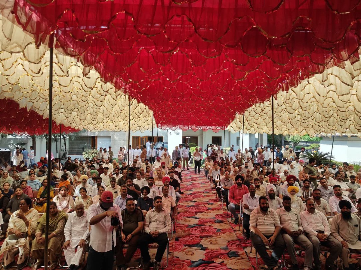 preneet_kaur's tweet photo. ਅੱਜ ਰਾਜਪੁਰਾ ਵਿਖੇ ਸ਼੍ਰੀ ਜਗਦੀਸ਼ ਕੁਮਾਰ ਜੱਗਾ ਜੀ ਦੇ ਗ੍ਰਹਿ ਵਿਖੇ ਆਯੋਜਿਤ ਵਿਸ਼ੇਸ਼ ਮੀਟਿੰਗ ਵਿੱਚ ਸ਼ਿਰਕਤ ਕੀਤੀ ਅਤੇ ਵਰਕਰਾਂ ਨਾਲ  ਵਿਚਾਰ-ਵਟਾਂਦਰਾ ਕੀਤਾ।

ਇਸ ਦੌਰਾਨ ਹਰਿਆਣਾ ਦੇ ਮੁੱਖ ਮੰਤਰੀ ਸ਼੍ਰੀ ਨਾਇਬ ਸਿੰਘ ਸੈਣੀ ਜੀ ਨੇ ਉਚੇਚੇ ਤੌਰ ‘ਤੇ ਸ਼ਿਰਕਤ ਕੀਤੀ ਅਤੇ ਸਭ ਨਾਲ ਵਿਚਾਰ ਸਾਂਝੇ ਕੀਤੇ।

@NayabSainiBJP https://t.co/N3R84l97Zf