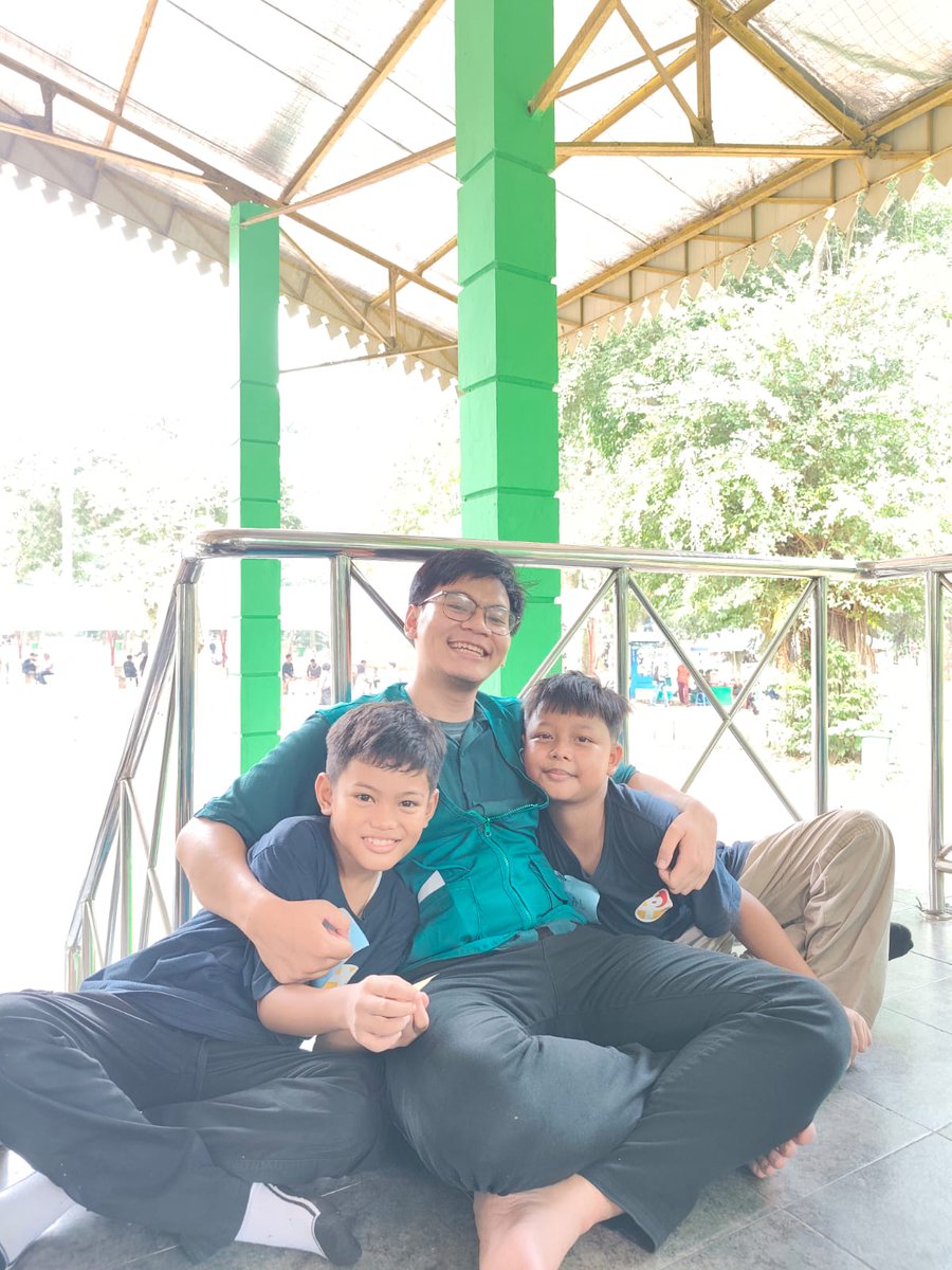 Levifakhar's tweet photo. Walaupun tiap hari disuruh jd org BENERA tapi cukup 2 MINGGU pls https://t.co/wJ93TDPmVR