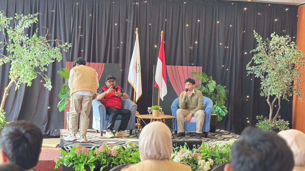 Levifakhar's tweet photo. Walaupun tiap hari disuruh jd org BENERA tapi cukup 2 MINGGU pls https://t.co/wJ93TDPmVR
