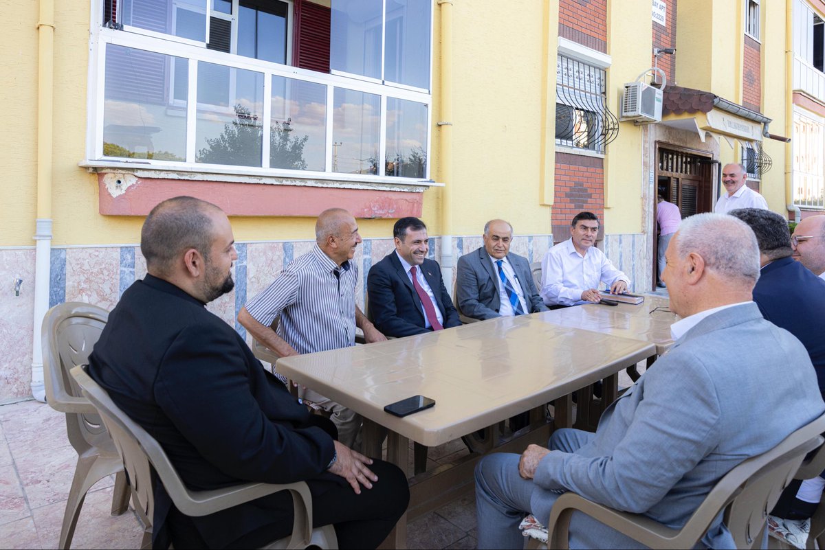fatihozgokcen's tweet photo. Kulu ilçemizde gurbetçi hemşehrilerimizin hanesine misafir olduk.

Gönül gönüle gerçekleştirdiğimiz bu güzel buluşmada hasbihâl ettik, muhabbetimizi paylaştık. Rabbim birliğimizi, beraberliğimizi ve kardeşliğimizi daim eylesin. https://t.co/BydUbSS3iA