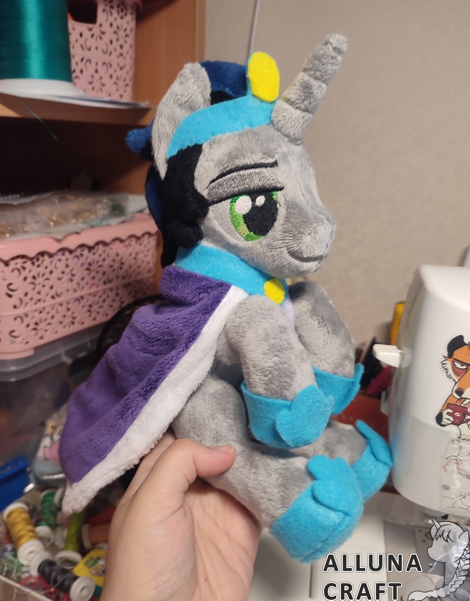 AllunaCraft's tweet photo. King Somba. His comic book version.
Commission ^^
#mlp #mlpplush #pony #ponyplush #plushtoy #plushie #cutie #mylittlepony #plush #NobodyArtistClub #MLP #MLPFiM #Brony https://t.co/bwk6Qkv5Na