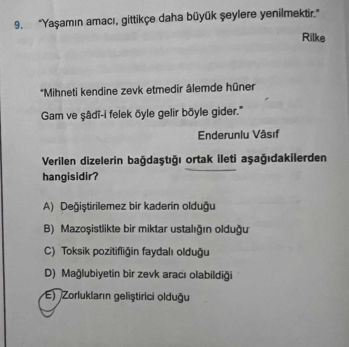 Berra_08's tweet photo. Paragraf çözerken bile beni asla bırakmayan Cüneyd 🥹 hüzünlendik okurken yalan mı söyleyelim 🌹 https://t.co/0v9IZq11Yi