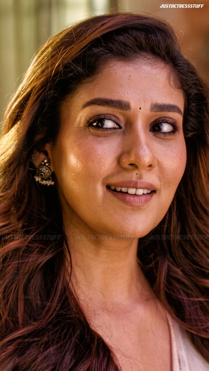 justactresstuff's tweet photo. From school days to now… still fantasizing about this Malayali queen. Eternal Mallu crush😍🥵
#nayanthara #justactressstuff https://t.co/OyxaumRKWK