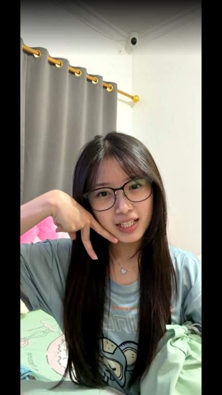 andreas_BonPas's tweet photo. @RFritzy_JKT48 😎😎😎😎 https://t.co/QKNH0SWgbL
