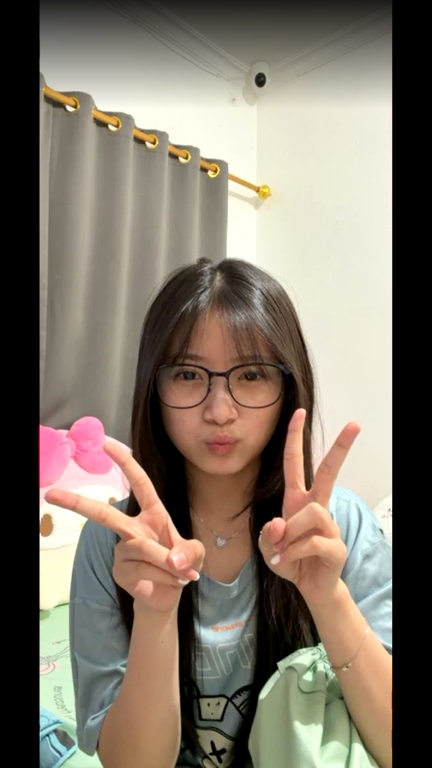 andreas_BonPas's tweet photo. @RFritzy_JKT48 😎😎😎😎 https://t.co/QKNH0SWgbL