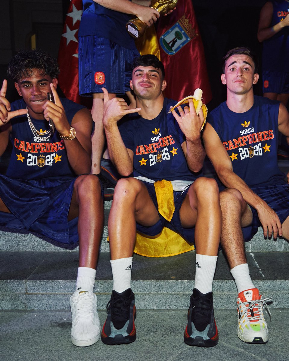 tooviscaelbarca's tweet photo. THEE big three!!! https://t.co/7t0A3E8Qi9