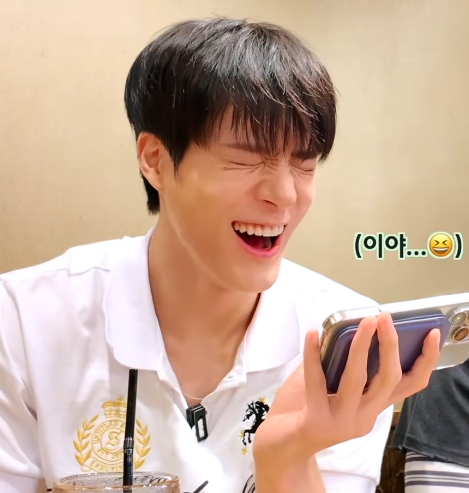 najaeispua's tweet photo. ช่วยด้วย😭😭😭😭😭😭😭😭😭😭😭😭😭😭😭😭😭😭😭😭😭😭 ผมรักตายิ้มจะตรายยุแล้ว https://t.co/ezyWLXQXD5