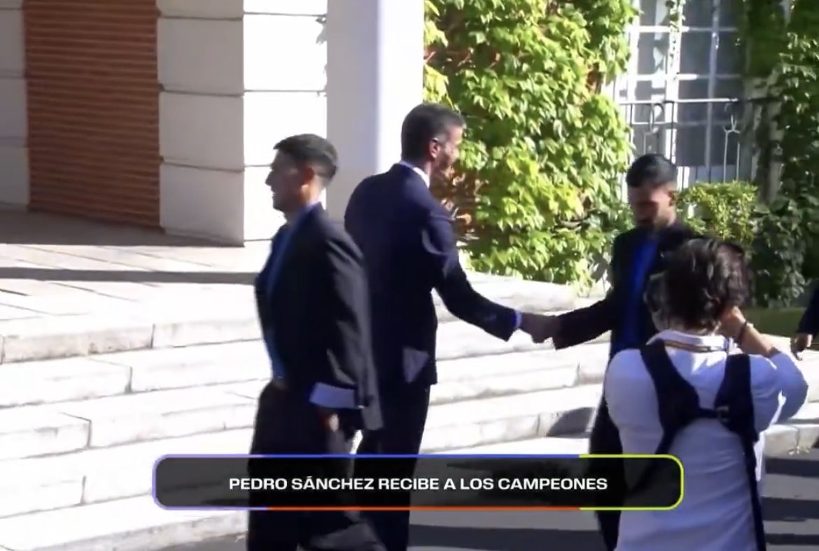 ESnomanu's tweet photo. El último mes de los jugadores de la selección española, se recordará en los libros. https://t.co/v07H2td8gI