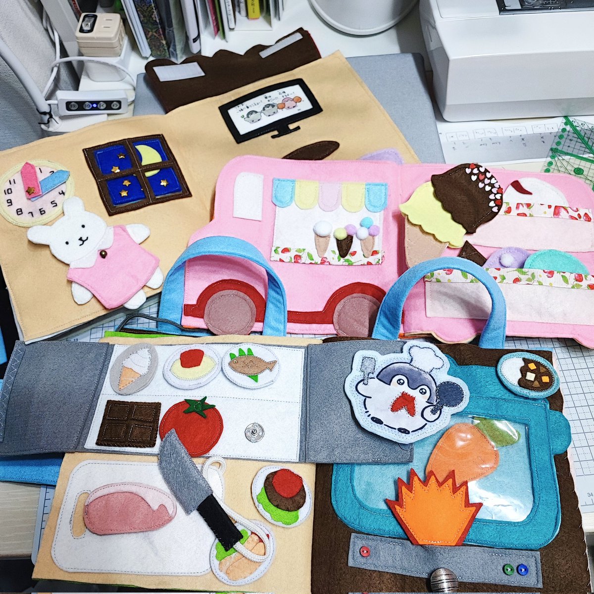 oitza5's tweet photo. 妊娠してから手芸沼にはまった。これは手作りの布絵本たち。遊んでくれる日はいつになるかな😌(コウペンちゃんは私の趣味) https://t.co/IcXVC2Mqjz