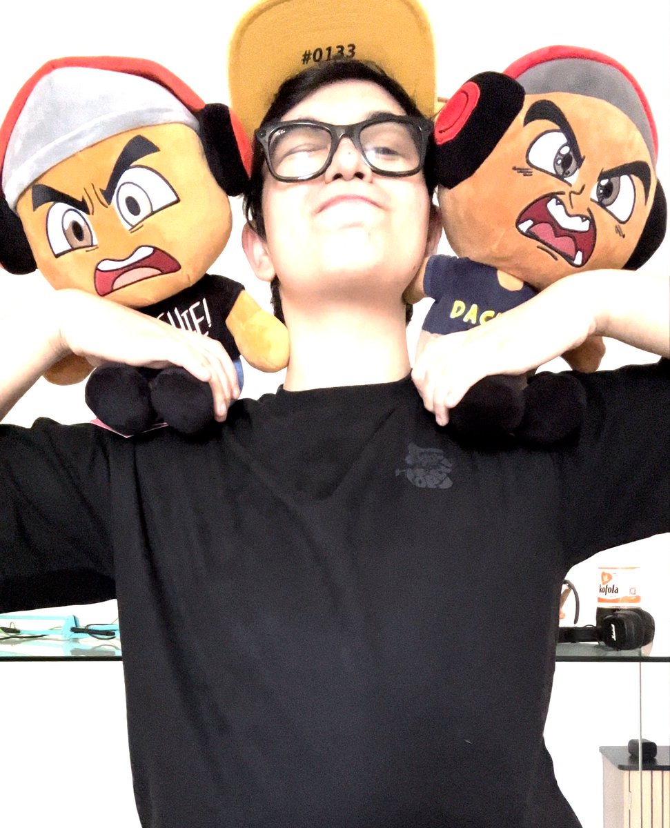 DrakeNate25's tweet photo. @DashieXP finally got your new plushie and i’m in love xD - love ya Dash! 

@youtooz love ya too

(2 Dachies is like picking a favourite child now hahaa) https://t.co/4TkyD7kO2E