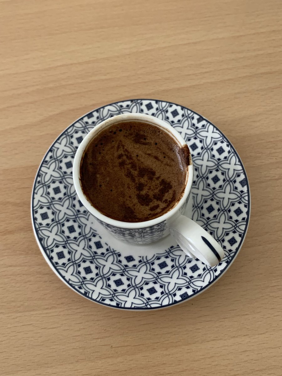 realsumos's tweet photo. günlük türk kahvesi ihtiyacı https://t.co/2cw7wn4ZAK