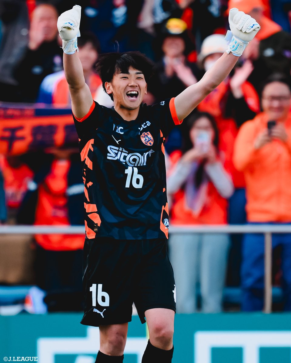 J_League's tweet photo. 🎂 HAPPY BIRTHDAY 🎂

本日7月23日は
清水エスパルス
梅田透吾 選手の26歳の誕生日です👏

梅田選手、
おめでとうございます🎊

@togo0723016
@spulse_official
#Ｊリーグ https://t.co/3yIseAaMWQ
