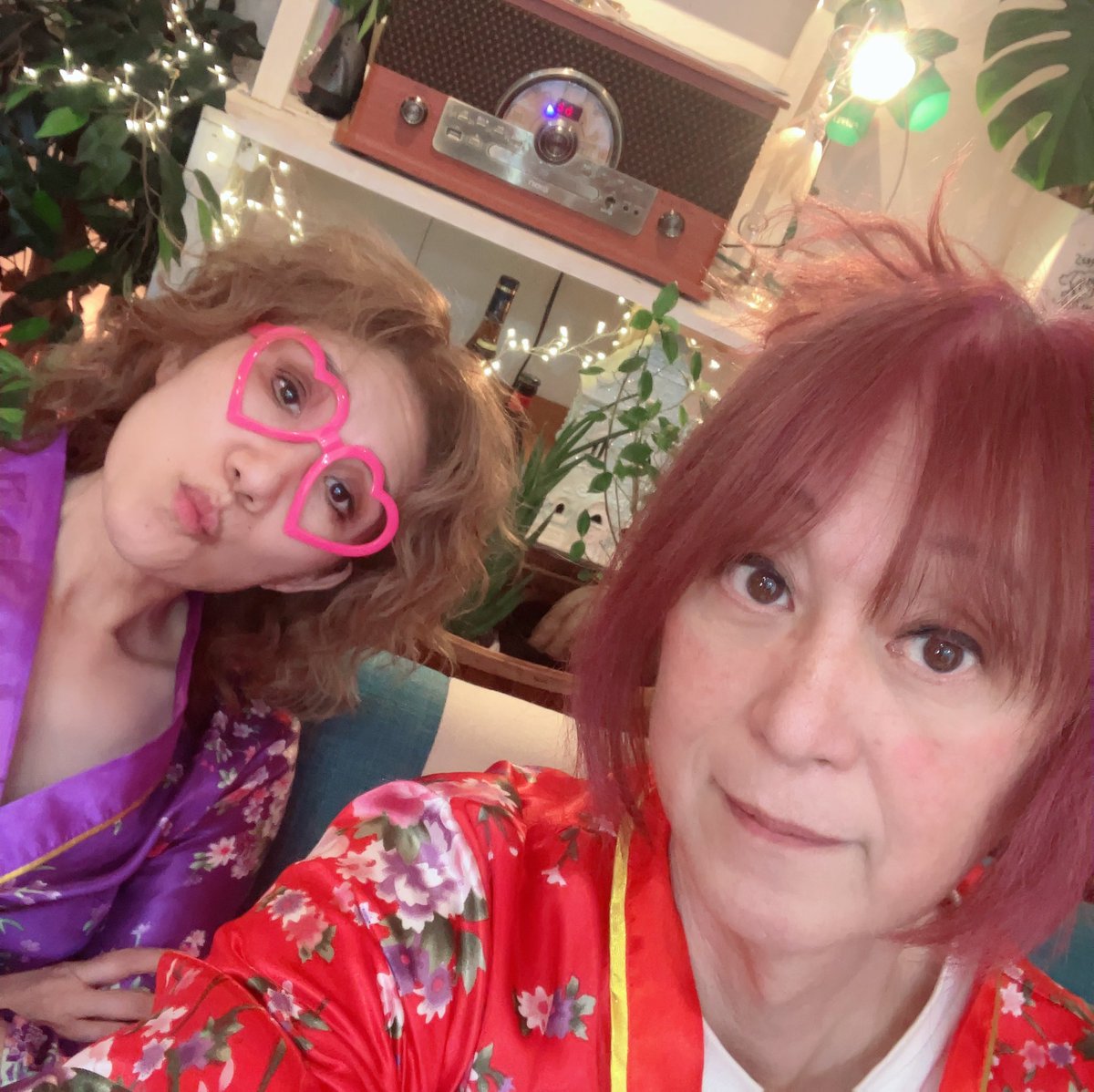 FairySisters2's tweet photo. https://t.co/XSf0qKWlKk

21時からフェアリーシスターズのお笑い歌謡ナイトYouTubeライブ配信はじまるよ！みなさんのご視聴、リクエストお待ちしてます。

#お笑い
#歌謡曲
#高齢者
#YouTubeライブ配信
#フェアリーシスターズ https://t.co/eNt9OPuEDE