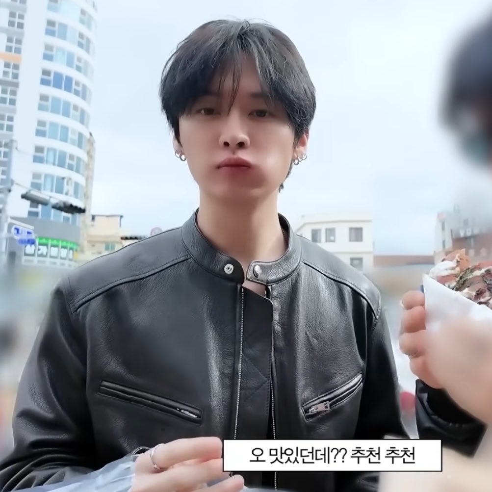 dak2daki's tweet photo. 난 소금빵 왜 먹능지 머르갯어 https://t.co/DM5O3at7Hj