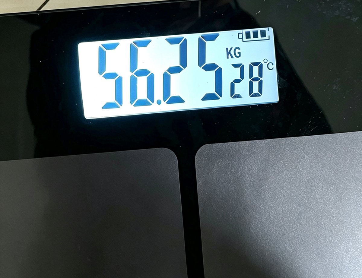 QKennys's tweet photo. 半年从63减到56kg  饿���厥了🙁#男娘#白丝 https://t.co/ofIG8TPh99