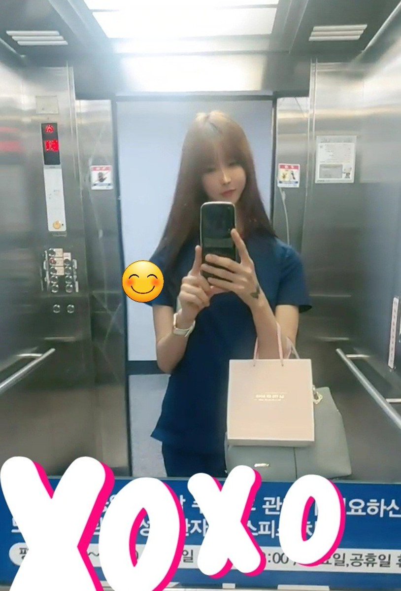 boram2026's tweet photo. 사회에서 정상적으로 일할수 없어서 
Bar에서 힘들게 밤새고, 
만남으로 힘들게 살고 있었습니다.

막연한 소원이었던 간호사업무를..
제가 정말 간호사로 일을 하고 있을 줄은 몰랐습니다. 
힘들때마다 기도했는데 하느님께서 
제 기도를 들어주신것이라 믿고 있습니다. 감사합니다. https://t.co/rUXjsLuaHD