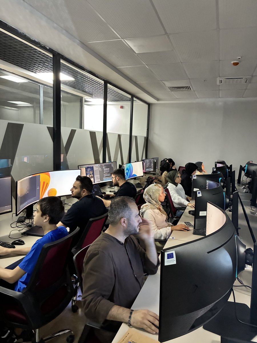 urfavisionlab's tweet photo. 📱 Mobil Uygulama Eğitimi Başladı! 🚀
İlk dersimizi başarıyla tamamladık. Yazılım yolculuğuna bizimle adım atan tüm öğrencilerimize başarılar diliyoruz.
Geleceği birlikte kodluyoruz! 💙
@sanliurfabld
#UrfaVisionLab #MobilUygulama #Yazılım #Kodlama #Flutter https://t.co/iBZ7FcfKMe