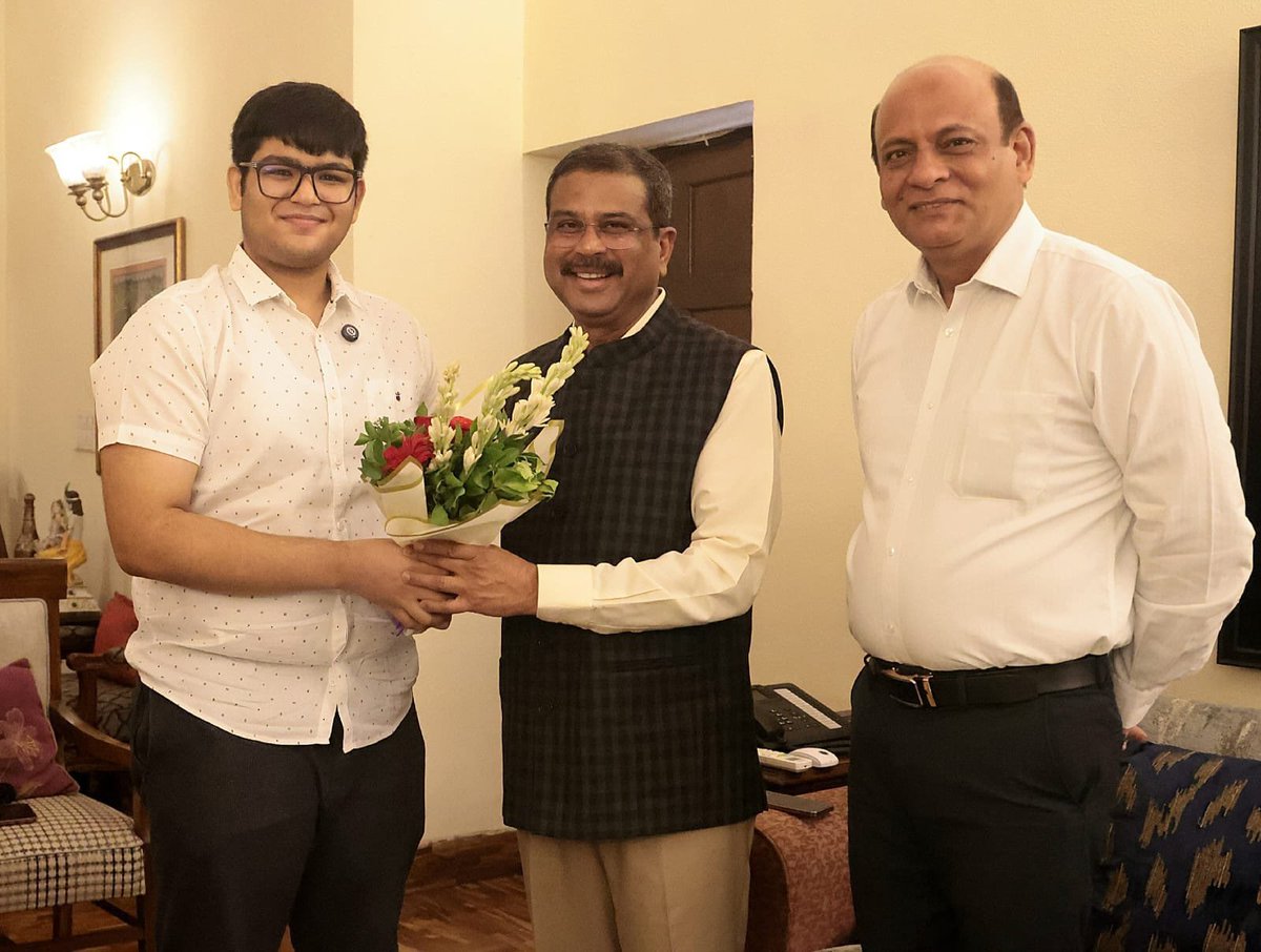 PoddarVaishali's tweet photo. - NEET paper leaked.
- Exam cancelled.
- 13 accused jailed.
- Re-NEET conducted in 40 days.
- Results Out.
- Toppers met the Education Minister & celebrating the results in different part of countries. 

& now, NEET-qualified students are busy with counselling, admissions & joining medical colleges. 

CJP, AAP & Cong, SP & UBT are actually agenda-less, just trying to revive their political careers on the back of students emotions.