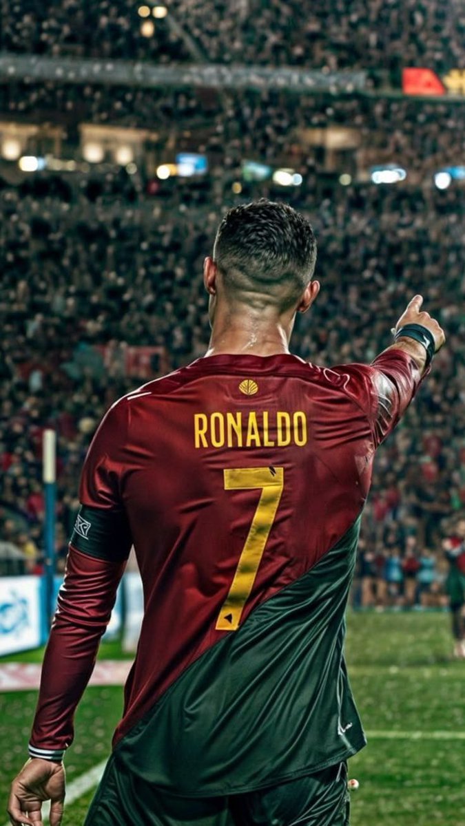 rb4zd's tweet photo. "The name on the back. The greatest story in football. 🐐⚽" https://t.co/2lfMflsK3P