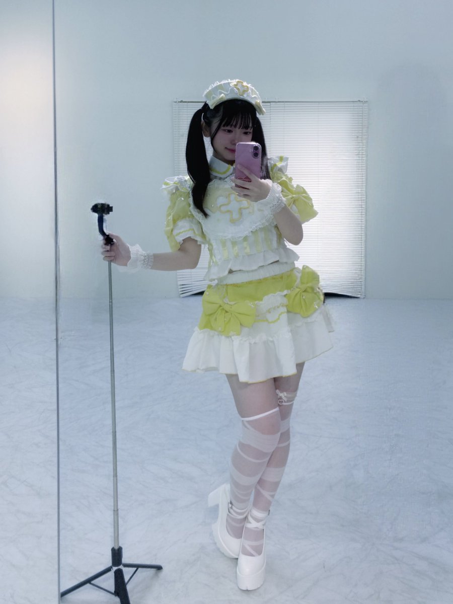 yuusya_magotya's tweet photo. ﾋﾞｯｸﾞﾗﾌﾞ島村嬉唄ちゃんパート担当しました❕💛  ̖́-
やっとできたカルテ！！💉◝✩˚念願(　߹꒳​߹ )
4人でアイテム分担して衣装作りました！！
すごい完成度!!かわいい!!みんな天才!!
みんなときゅるちゃん踊ってる時間がほんとに幸せだ〜幸せ~(ᐢ.  ̫ .ᐢ) https://t.co/55HqBe28uW