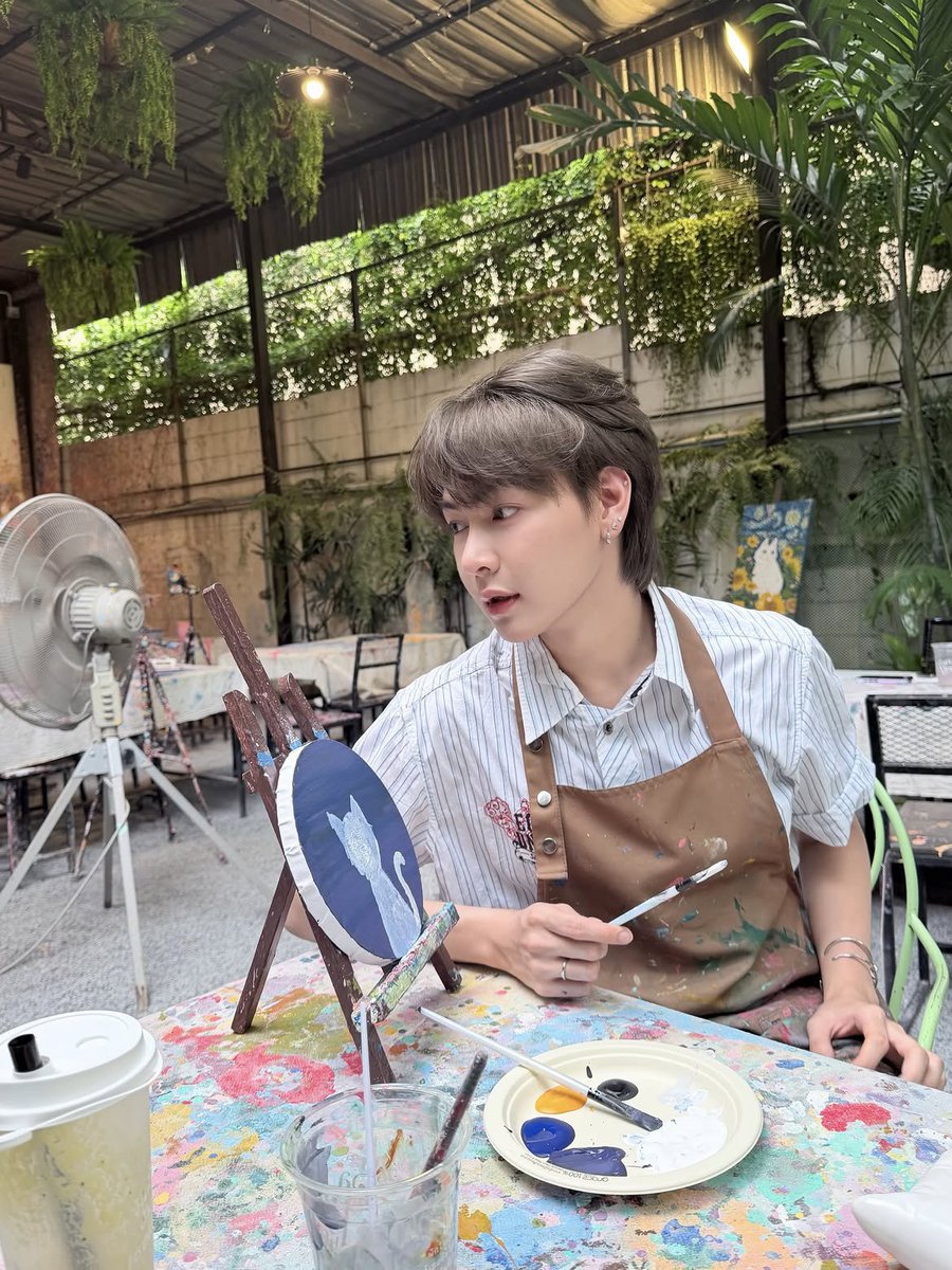 klayah_official's tweet photo. Instagram Post ─ Klayahhh 
:เอาแมวมั้ย 🎨🐈‍⬛

#กล้าย่าาา
#klayahhh https://t.co/0cZGsRixQ3