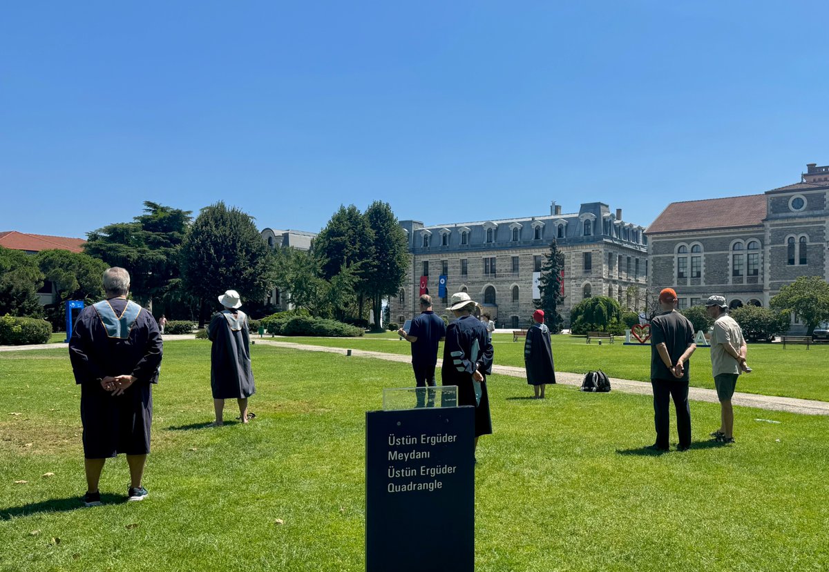 yunusunbabasi's tweet photo. 21 Temmuz 2026 Boğaziçi Üniversitesi Akademisyenleri Nöbeti no. 1355. Direnişin 6. yılı/2025. günü @UniBogazici #KabulEtmiyoruzVazgeçmiyoruz
July 21, 2026 Bogazici University Faculty Vigil #1355/6th year/2025th day of the resistance @unibogazici_en #WeDoNotAcceptWeDoNotGiveUp https://t.co/Yqt3utAIOo