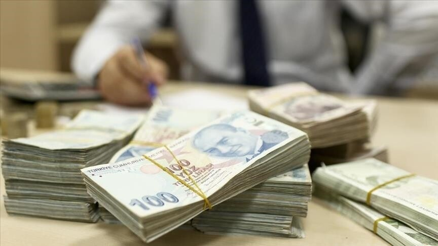 aa_finans's tweet photo. 🇹🇷 Türkiye'nin yerel gücü kalkınma ajanslarının destekleriyle büyümeye devam ediyor

📊 Bugüne kadar 28 bin 120 projeye destek verilirken 194,2 milyar liralık yatırım harekete geçirildi

🚀 Kalkınma ajansları geçen yıl 1155 proje için 2,8 milyar lira tutarında kaynak sağladı
https://t.co/Rzxws4Oc44