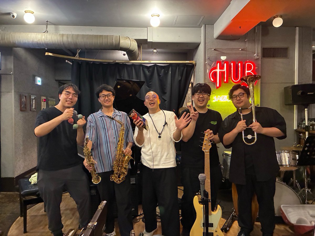 bass_sax_HIKO's tweet photo. 昨日はこちらでした！
お越しにいただいた方、誠にありがとうございました！！

楽しかったー！

そしてひさしぶりにボードを出して、新機種デビューでした。
ボードに収まりきらない、 https://t.co/Un3X8AuZYR
